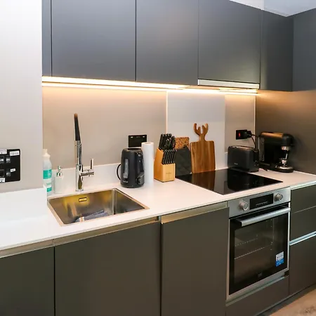 Emerald Retreat * Leeds (West Yorkshire)