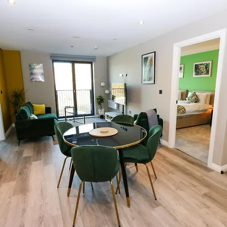 Emerald Retreat * Leeds (West Yorkshire)
